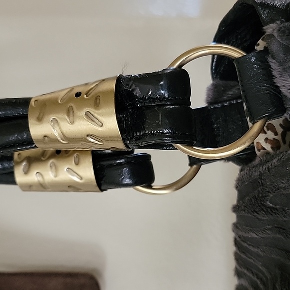 Duffle Style Purse w/Faux Gray Zebra Print Fur and Faux Black Leather NWOT - Picture 7 of 16